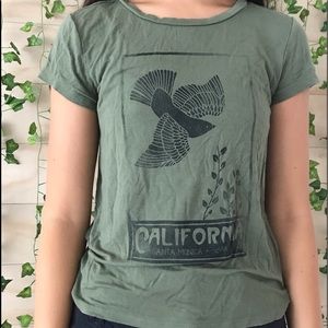 american eagle size xs t-shirt